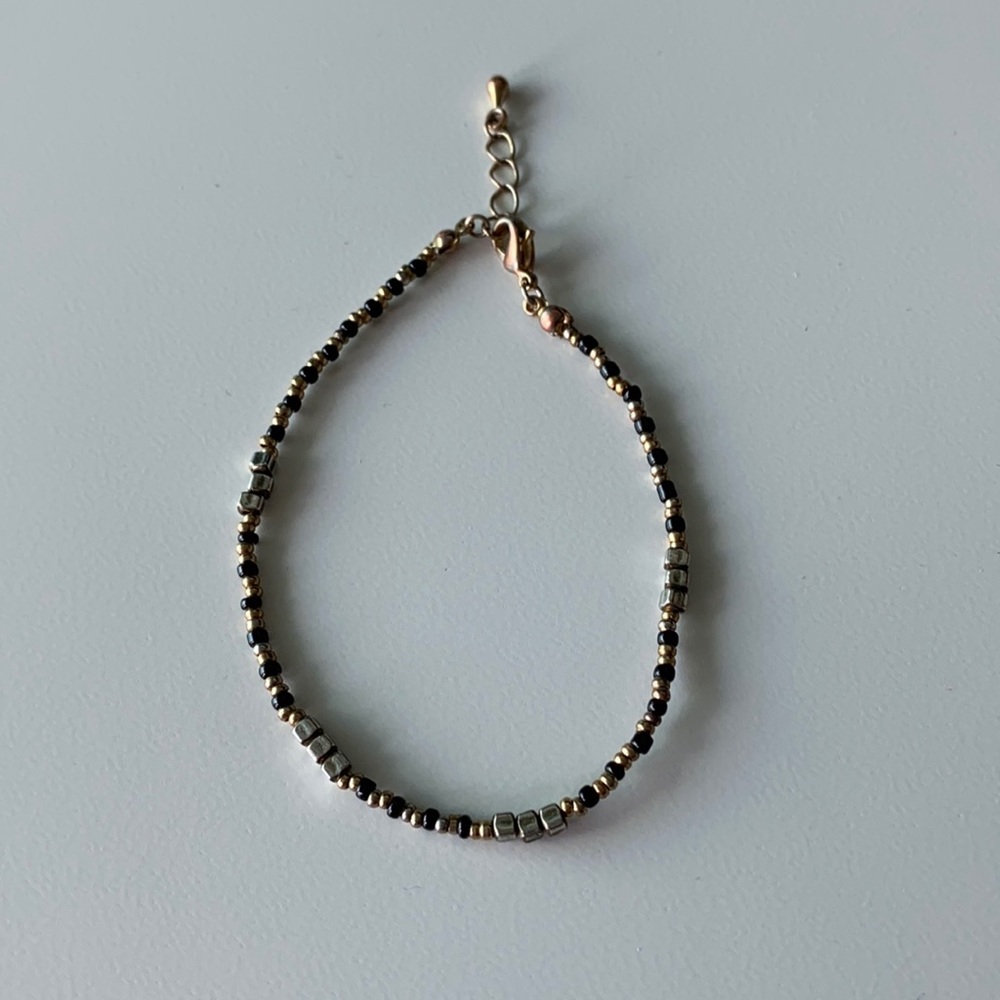 Bracelet - delicate beaded bracelet